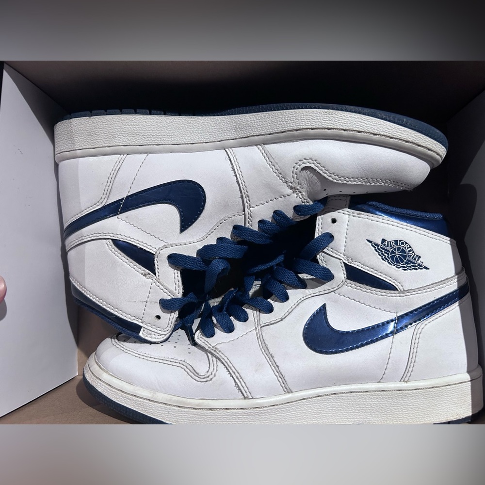Air Jordan 1 retro metallic navy